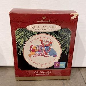 3/$25 hallmark keepsake ornament Winnie the Pooh gift of friendship Plate